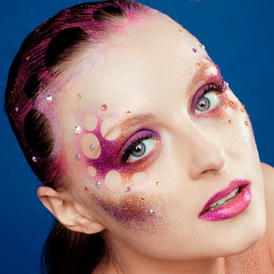 Avant-garde Eye Makeup with Pink and Gold Glitter Eyeshadow