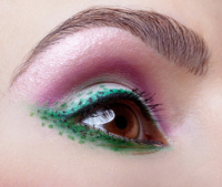 Green eyeliner