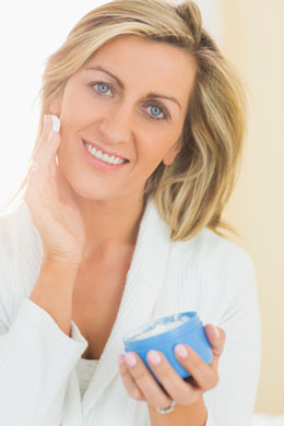 Benefits and Side Effects of Face Creams with Retinol