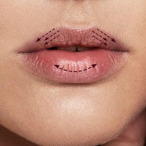 Using Bold Lip Pencil